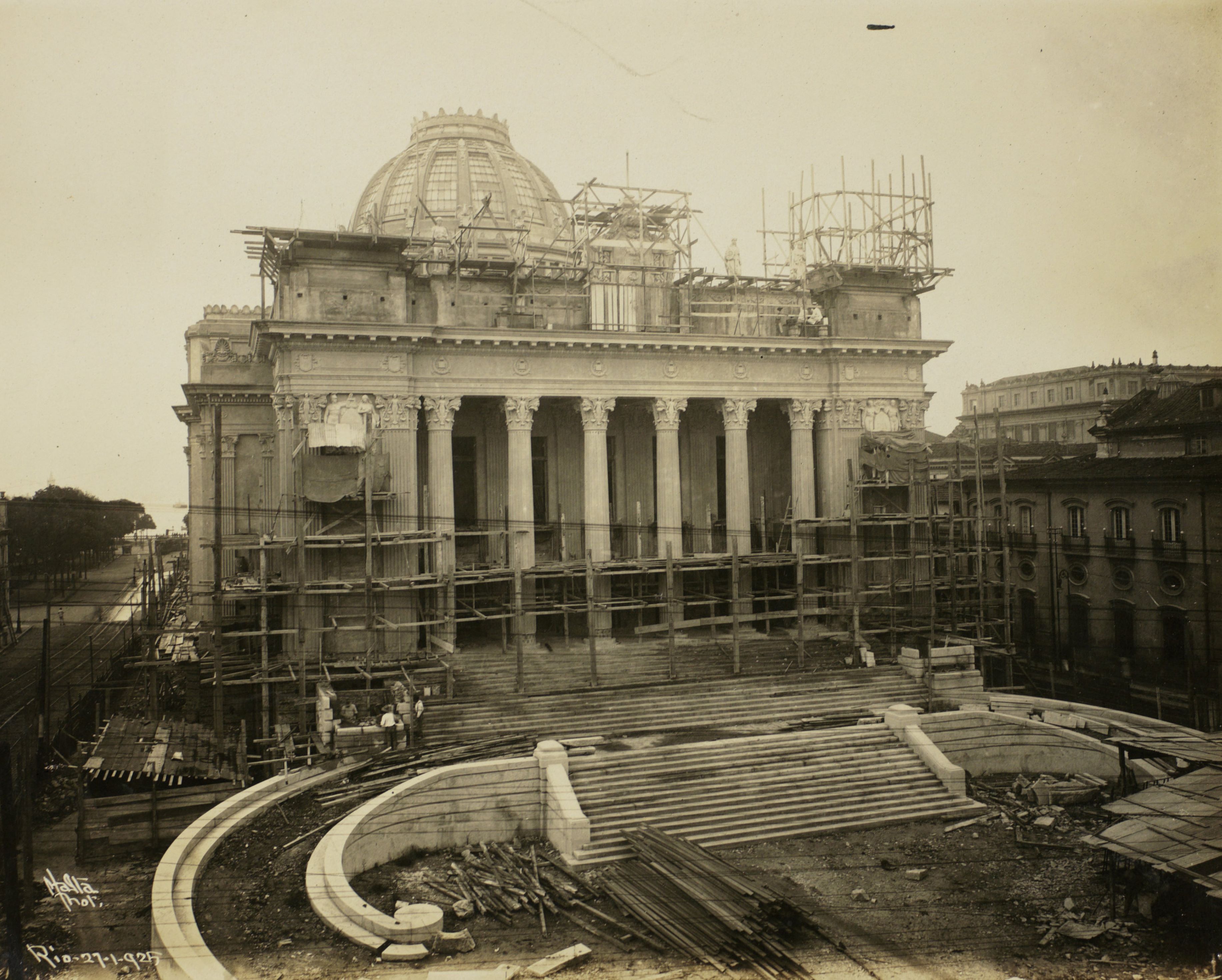 FACHADA OBRAS CONSTRUÇÃO mis75621-001.jpg